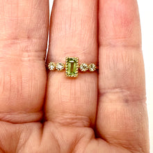 Load image into Gallery viewer, 10k Peridot Diamond Ring