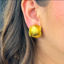 Load image into Gallery viewer, 19K Elizabeth Locke Trivoli Earrings