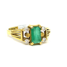 Load image into Gallery viewer, 18K Vintage Emerald And Diamond Ring