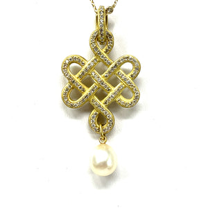 18K Diamond And Pearl Pendant