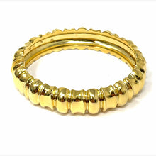 Load image into Gallery viewer, 18K Yellow Gold Ribbed Bangle