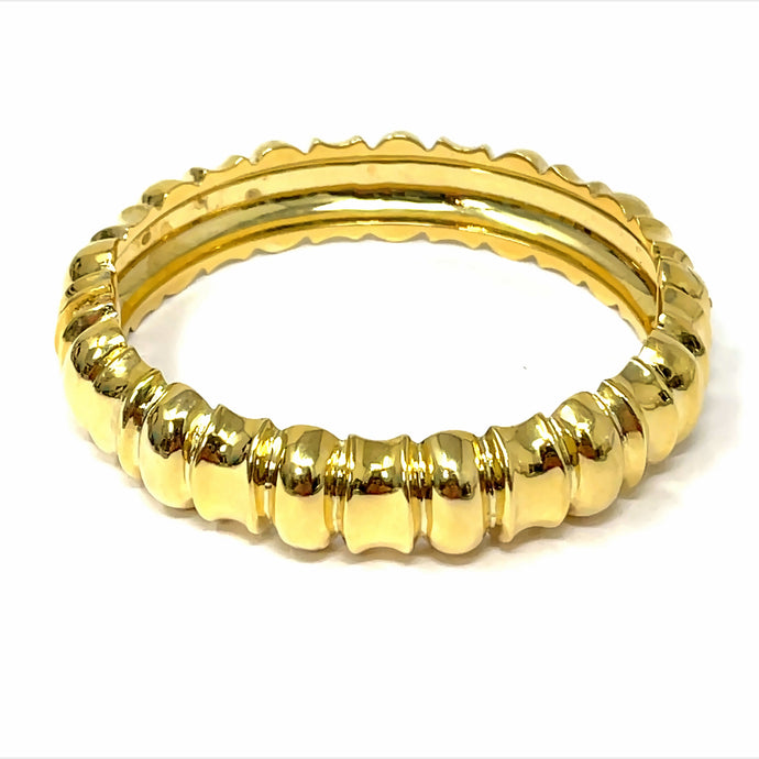 18K Yellow Gold Ribbed Bangle