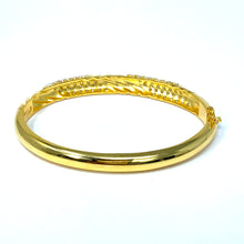 Load image into Gallery viewer, 14K Ribbed Diamond Bangle