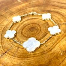 Load image into Gallery viewer, 14K Mother Of Pearl Clover Bracelet