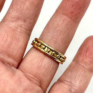 18K Elizabeth Locke Narrow Gold Granulated Stack Ring